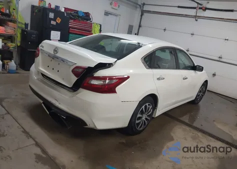 2018 Nissan Altima 2.5 S z USA, uszkodzony, nr VIN 1N4AL3APXJC181025